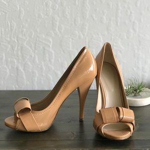 Joan & David Nude Pumps